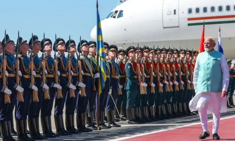 PM Modi Russia Visit: PM Modi was welcomed with a guard of honor on his arrival in Moscow