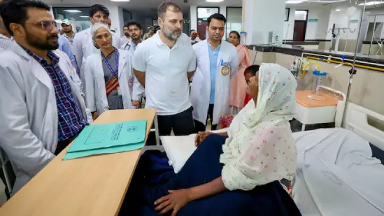 Rahul Gandhi meets Captain Anshuman Singh's mother