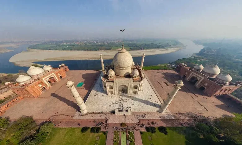 Viral Video OMG! Seen flying over the Taj Mahal