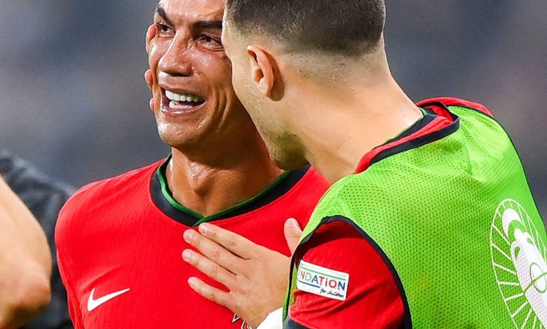 Ronaldo cried on the field and his mom also cried in the stands...: Know why this happened