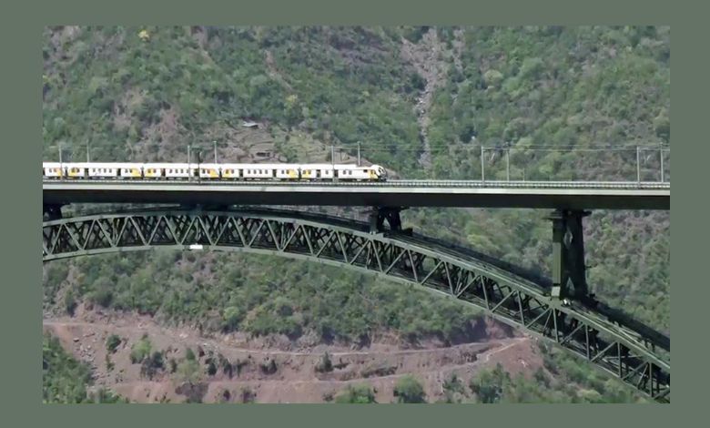 The train will soon run on the world's highest 'Chenab Bridge', the first train journey will start on this special day