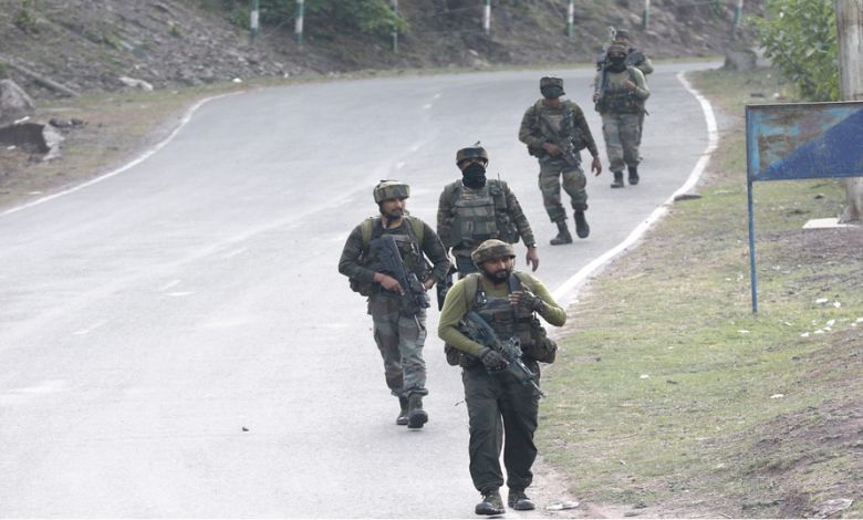 Pakistan's infiltration attempt in Jammu Kashmir foiled, one jawan injured, search operation launched