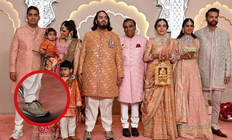 How much is Anant Ambani who arrived to pick up the bride wearing sneakers from Paris?