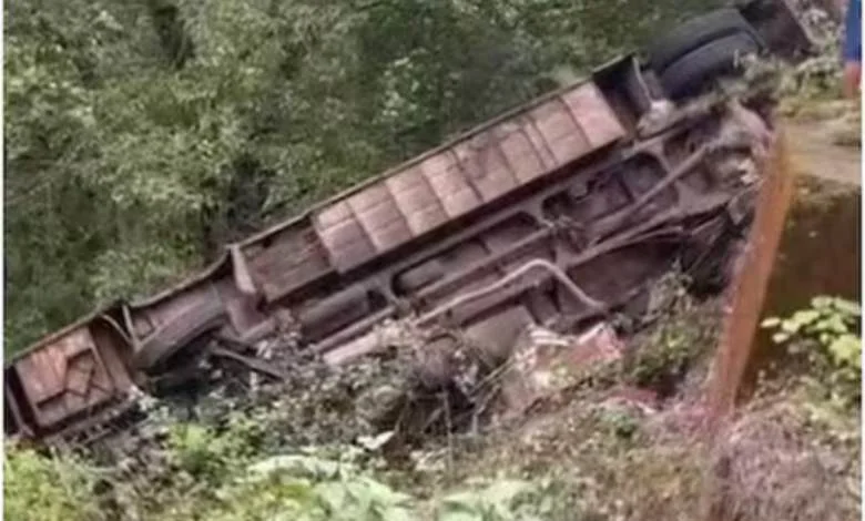 Luxury bus plunged into ditch in Saputara, carrying more than 65 passengers