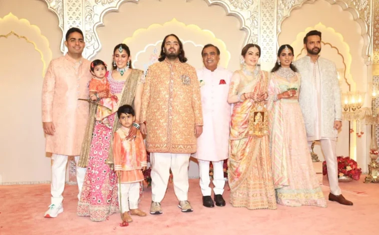 Anant Ambani-Radhika Merchant Wedding: Groom Anant Ambani went out with the Ambani Family with dignity like a prince