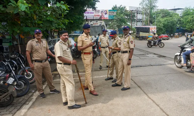 Police raid gambling den in Byculla: 34 arrested