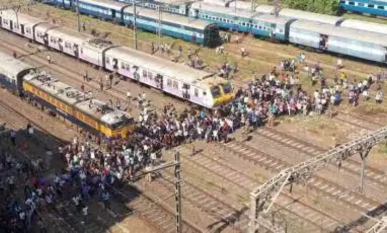 Fed Up Commuters To Hold Protest Against Central Railway Administration