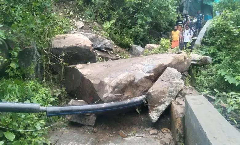 Girnar,stone crashing down,junagadh,tourism