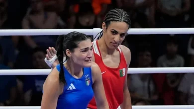 The women's boxing bout started and after 46 seconds, the Italian competitor caught her walking!