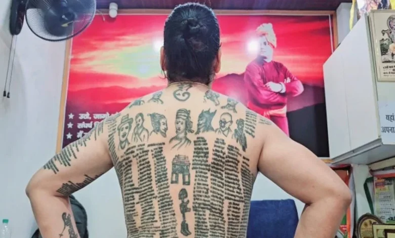 Independence Day: In the color of patriotism, the young man tattooed 631 martyrs on his body!