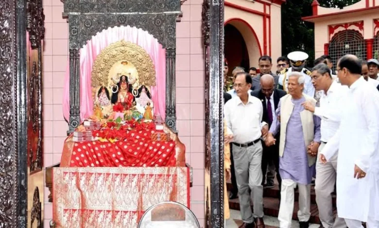 Bangladesh Unrest Mohammed Yunus visited temple assured security to Hindus