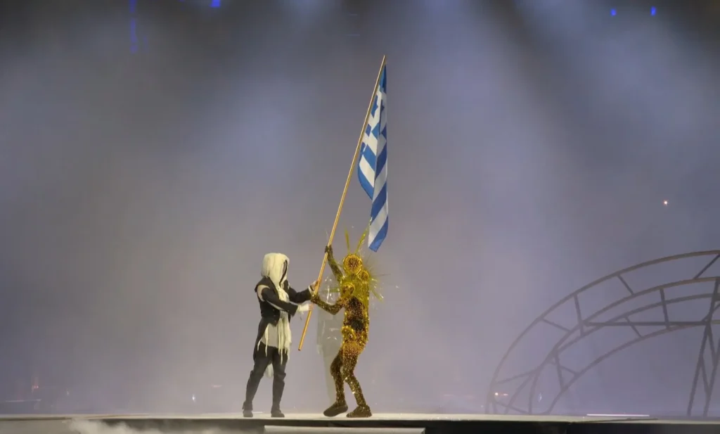 Paris Olympics closing ceremony Tom Cruise's entry with stunts, performance by singers