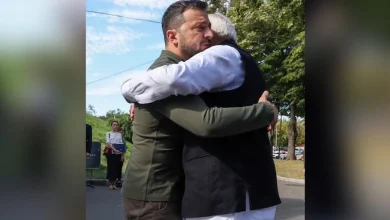 PM Modi was seen talking to Zelensky with his hand on his shoulder