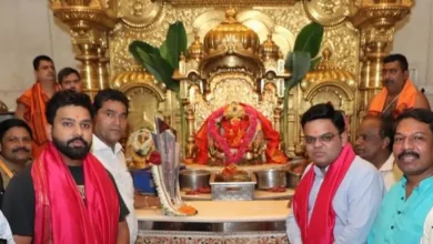 Rohit and Jay Shah arrive at the Siddhivinayak temple with the World Cup trophy