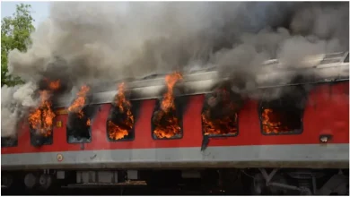 Fire broke out in three coaches of Korba Express at Visakhapatnam Railway Station, no casualties