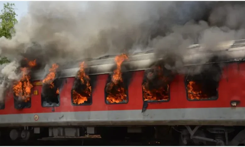 Fire broke out in three coaches of Korba Express at Visakhapatnam Railway Station, no casualties