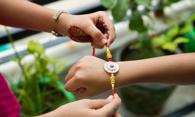 What to do if brother has to tie rakhi at the time of Bhadra?