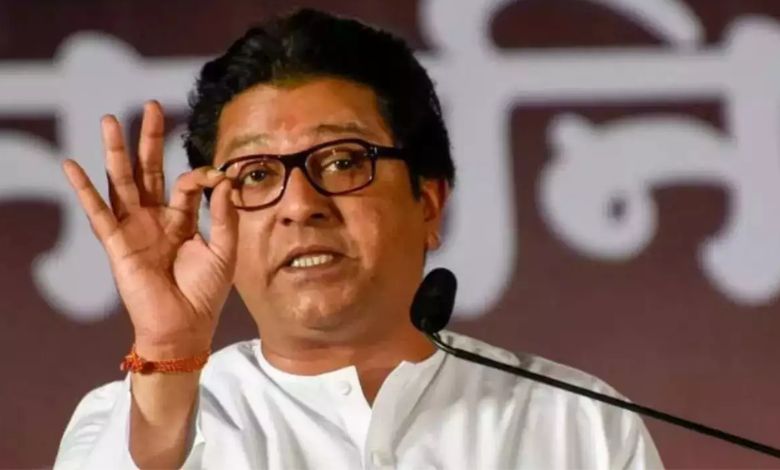 Who did Raj Thackeray onslaught  connected  the contented   of casteism and reservation?