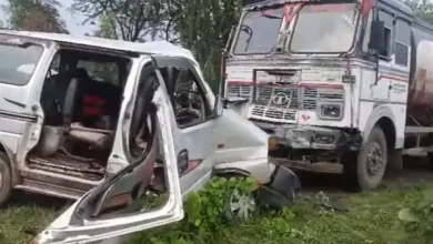 Five people died in Gozara accident between eco car tanker in Godhra