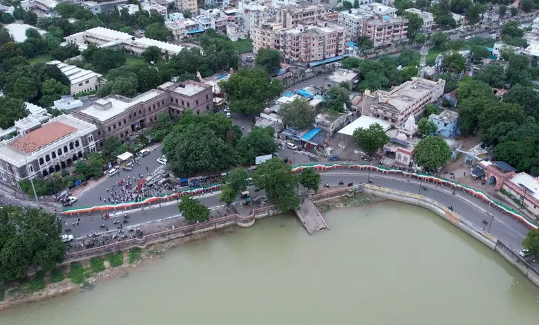 tiranga yatra with National Flag 300 meters long from Bhuj Jubilee Ground