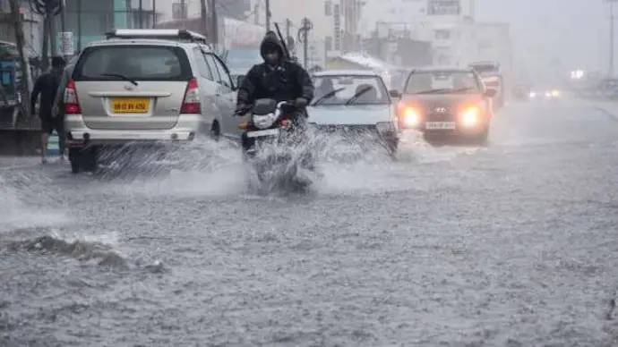 Valsad and Navsari lashed by heavy rains, CM Bhupendra Patel reviewed the situation and issued necessary instructions