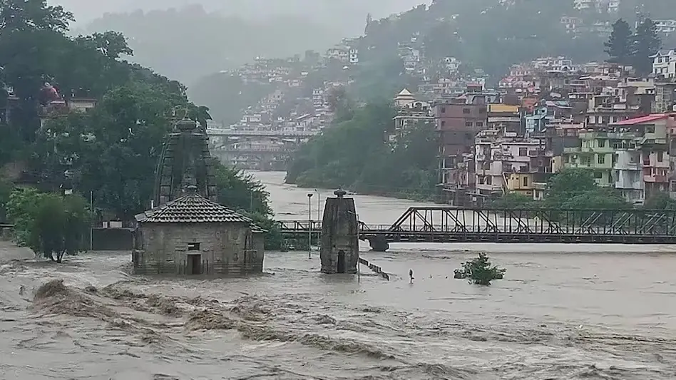 Disaster in North India: Car swept into river in Punjab, 7 members of a family including 9 dead