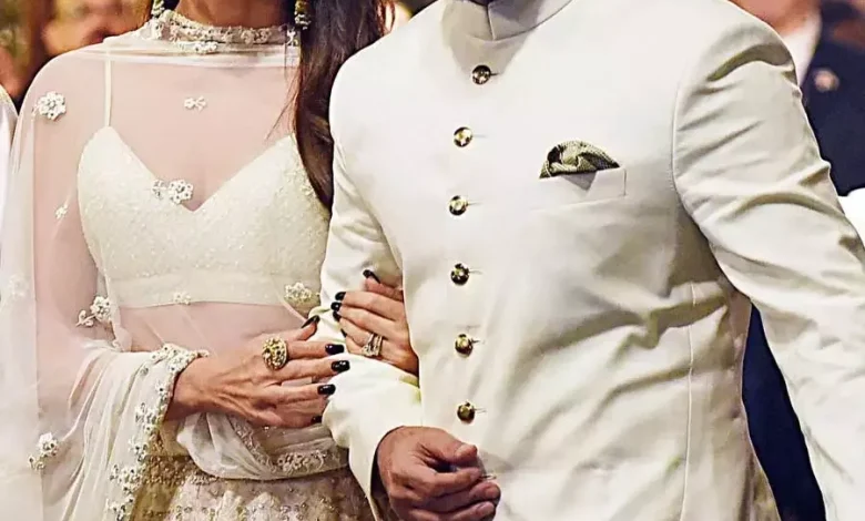 imageKareena married Saif Ali Khan