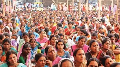 Ladki Behan Yojana: Two women unconscious in Nandurbar stampede, huge crowd for KYC