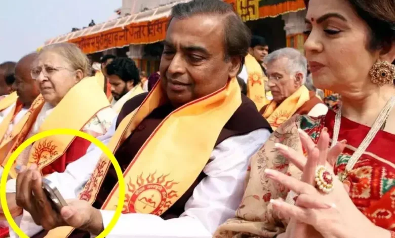 Mukesh Ambani uses this special phone, the price is so…
