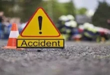 In Ahmedabad city, two incidents of accidents late at night, bikers injured