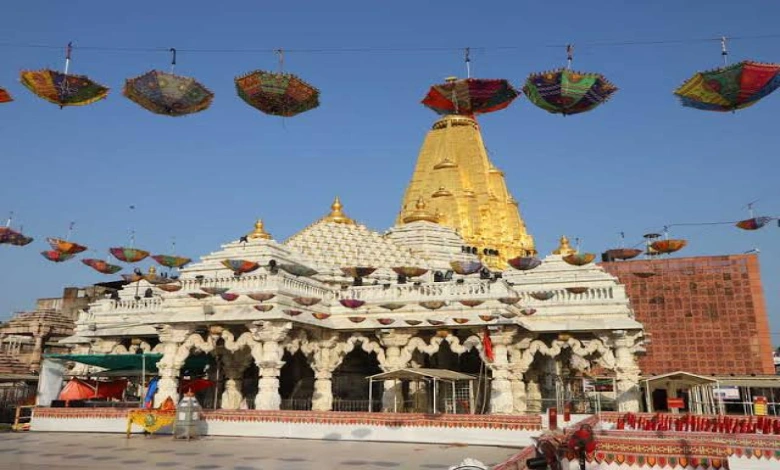 Ambaji was thronged with devotees, two lakh devotees had darshan on the first day