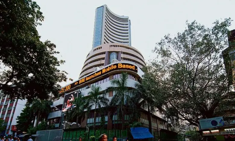 Stock Market: Break on stock market boom, Sensex falls by 42.52 points