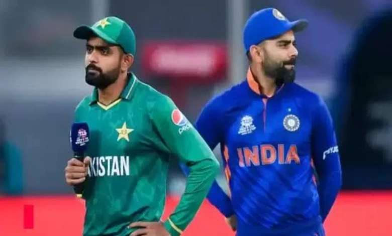 Younis Khan wants Babar to learn from Virat