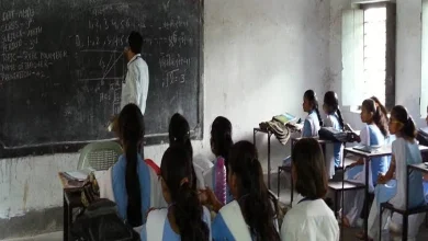 students assaulted professor in Arrah of Bihar for stopping exam mischief