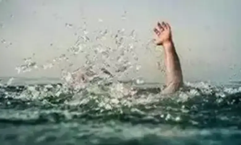 Drowning Old Man Saved By Youth In Washim, Maharashtra