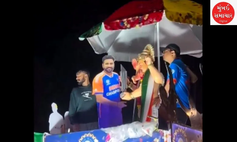 Ganapati Bappa handed over the World Cup trophy to 'Hitman' Rohit Sharma!