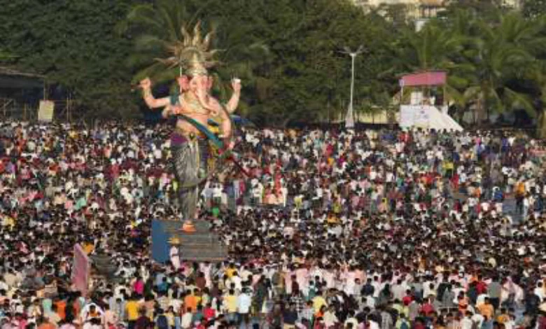 Stones hurled at Ganesh immersion procession in Akola district