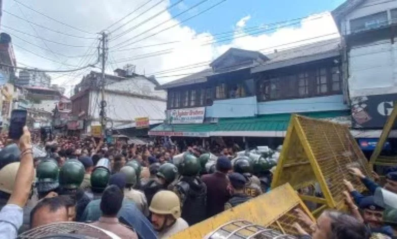 After Shimla, now protest against the illegal construction of a mosque in Mandi, people took to the road...