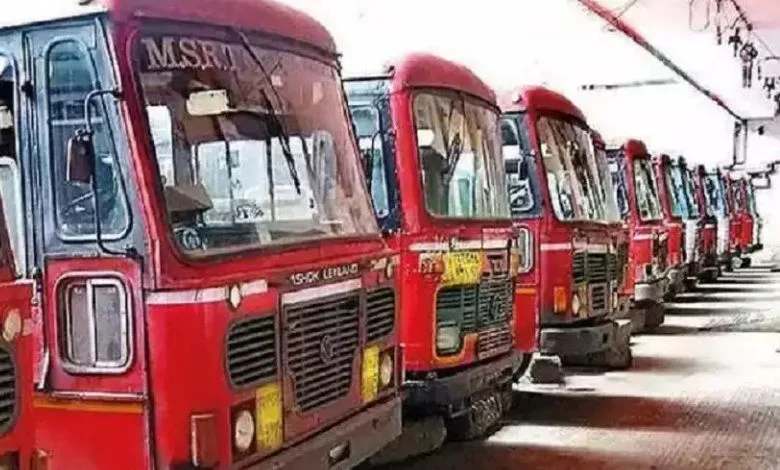 Mixed response to ST bus strike, festival drag people stuck