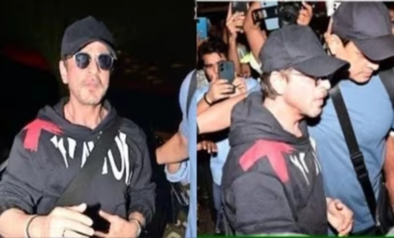 Fans rushed for a glimpse of Shah Rukh Khan at Mumbai airport