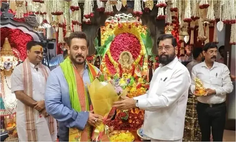 Salman Khan Visits CM Eknath Shinde Residence For Ganpati Darshan