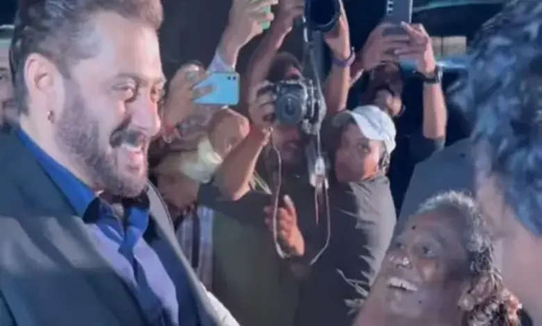 Viral Video Salman Khan who arrived at the event did something like...