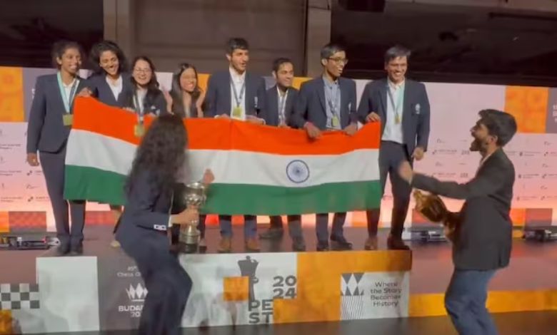 India's Chess Olympiad champions accept the trophy in Rohit Sharma style