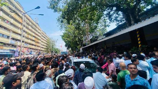 dharavi mosque demolition, tension arises