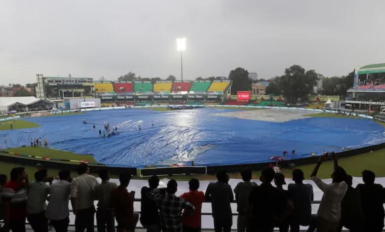 India-Bangladesh lucifer  ended aboriginal  owed  to rain, rainfall  forecast connected  Saturday too...