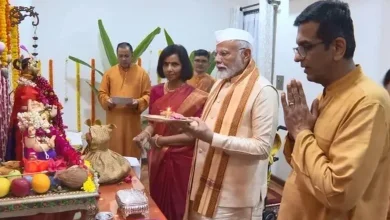 PM Modi performed Bappa's Aarti at CJI's house: Politics heated up, Chandrachud clarified...