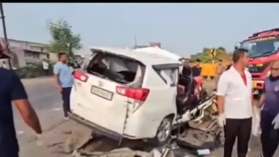 "sabarkantha accident, car   rams trailer truck, 7 killed"