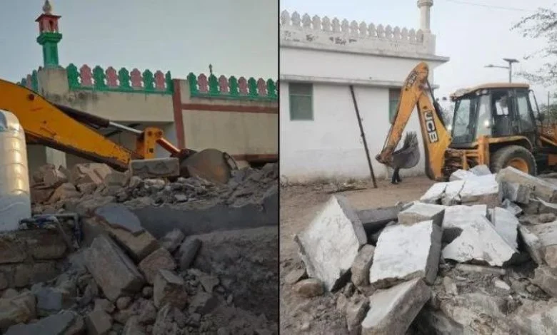 'UP' in Gujarat: 'Bulldozer' was run on illegal constructions in Syedpura, Surat...