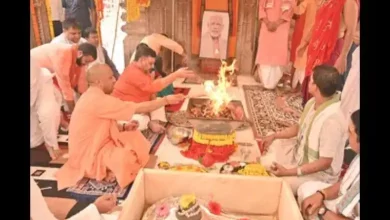 CM Yogi adityanath celebrated PM Modi's 74th birthday at Kashi Vishwanath