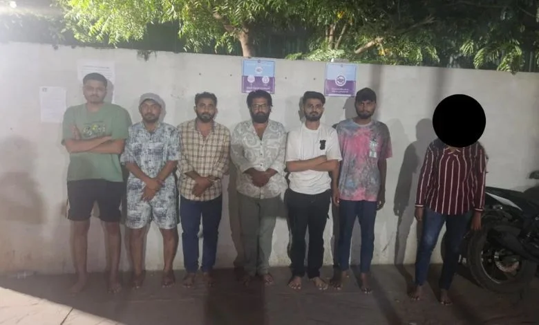 Seven accused, including 4  from Junagadh, were arrested from Ahmedabad airdrome  with hybrid marijuana worthy  2 crores, each   travel   was getting Rs.